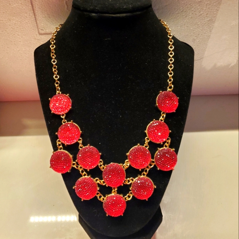 Sparkling red statement necklace
